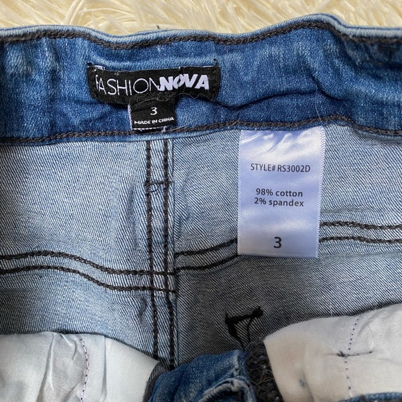 Fashion Nova Slay the Fray denim shorts - Picture 4 of 5